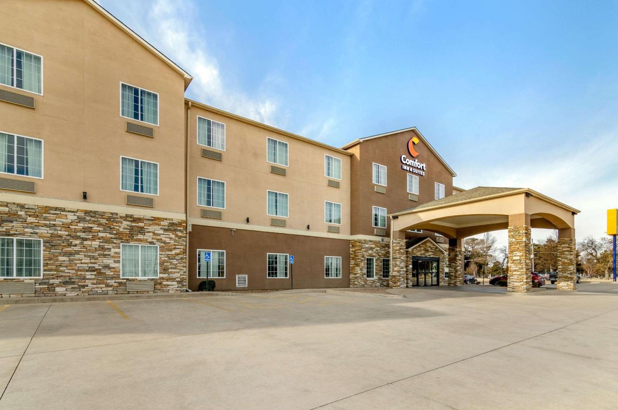 Comfort Inn & Suites Near Bethel College Newton Екстериор снимка