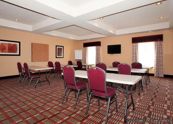 Comfort Inn & Suites Near Bethel College Newton Съоръжения снимка